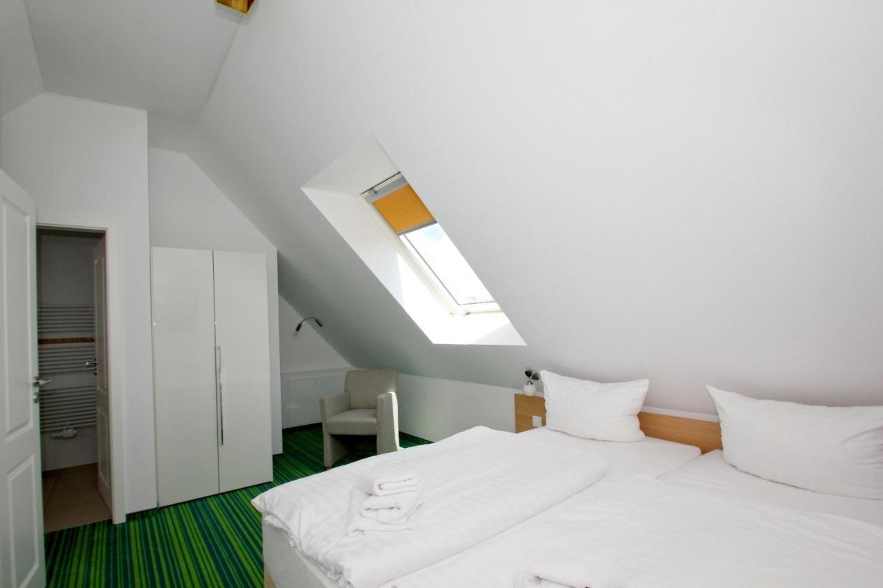 Strandnahe Fewo Mit Balkon, Gratis Nutzung Vom Ahoi Erlebnisbad Und Sauna In Sellin - Rex Rugia Fewo 30-6 Lobbe Chambre photo
